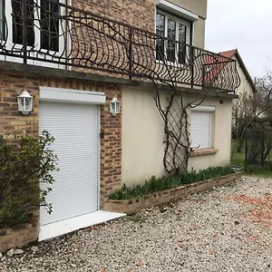  Appartement Fond De Jardin Rez-de-chaussee